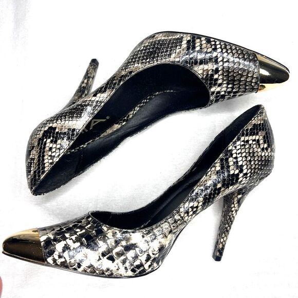 NWOB MIA Vegan Leather Snake print gold cap point toe stiletto heel size 8.5 - Picture 4 of 9
